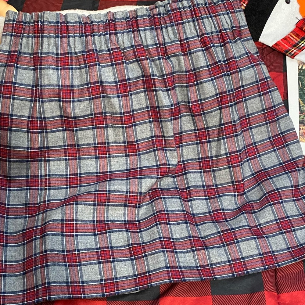 Short skirt, plaid and preppy!
